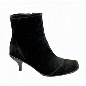 La CANADIENNE Black Suede Square Toe Heeled Ankle Winter Boots 8.5